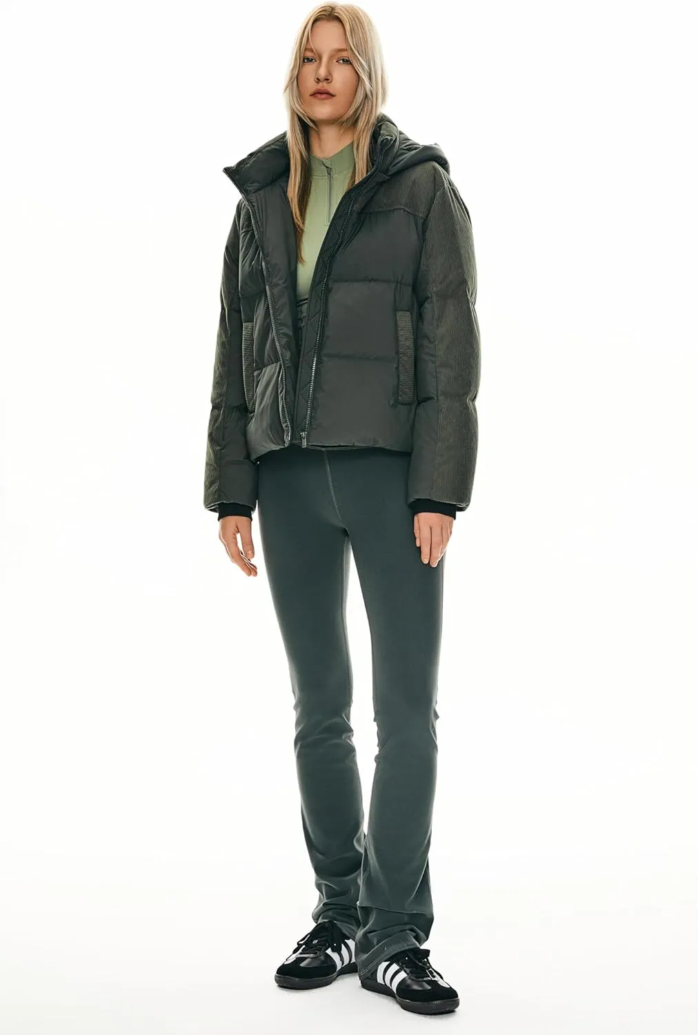 Orolay Women's Cropped Puffer Jacket Winter Hooded Zip Quilted Down Coat Warm Corduroy Fashion Outerwear with Pockets