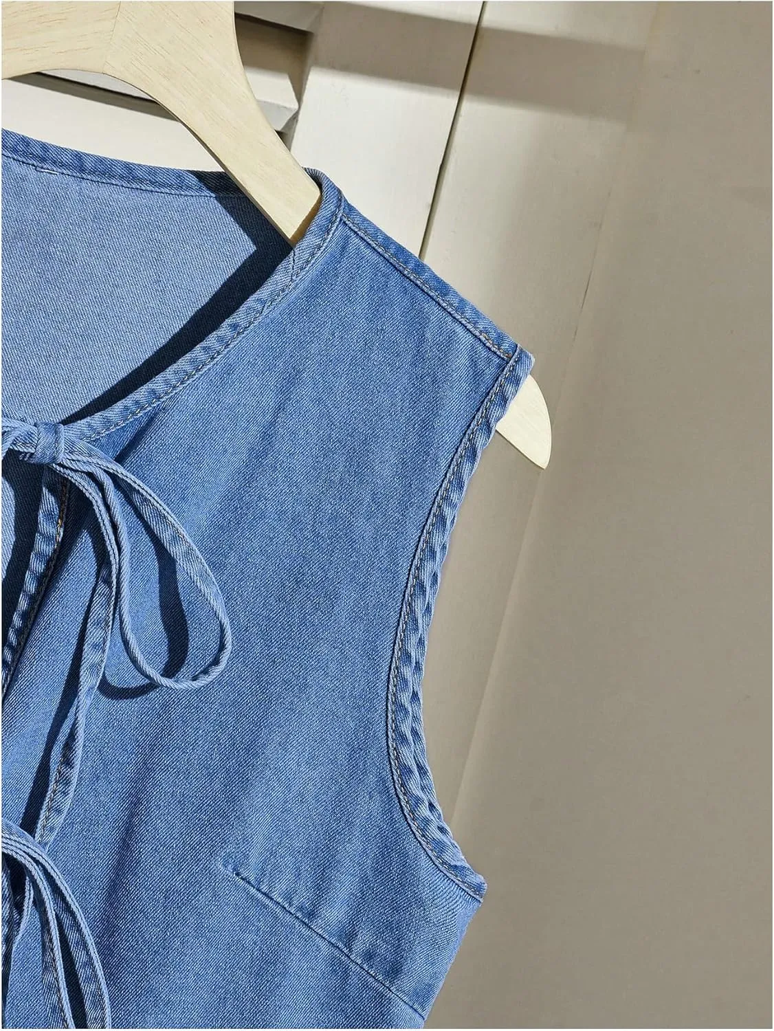 SHENHE Women's Y2k Tie Front Denim Vest V Neck Ruffle Hem Sleeveless Peplum Jean Top Shirt
