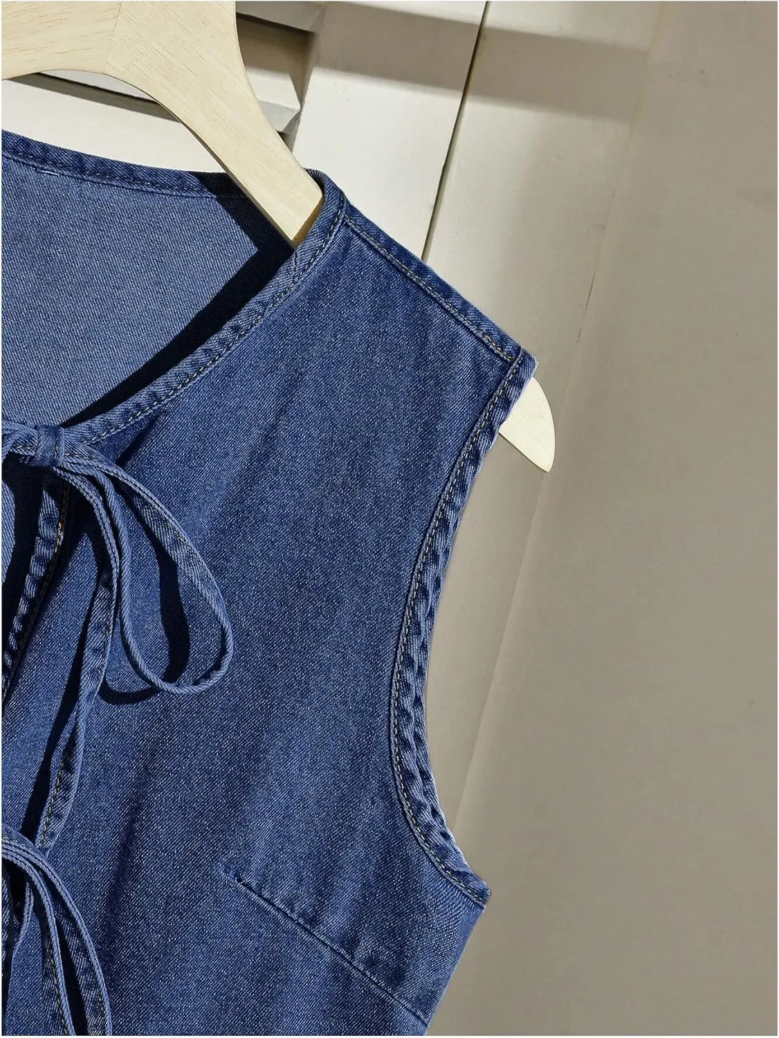 SHENHE Women's Y2k Tie Front Denim Vest V Neck Ruffle Hem Sleeveless Peplum Jean Top Shirt